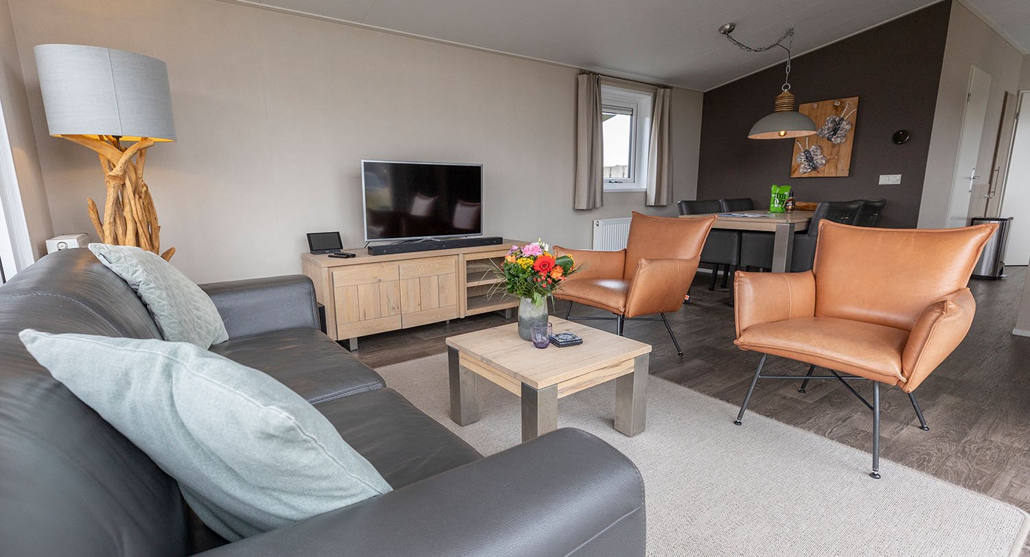Chalet-06-woonkamer-texel-2024.jpg