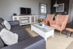 Chalet-17-woonkamer1-robbenjager-texel-2024.jpg