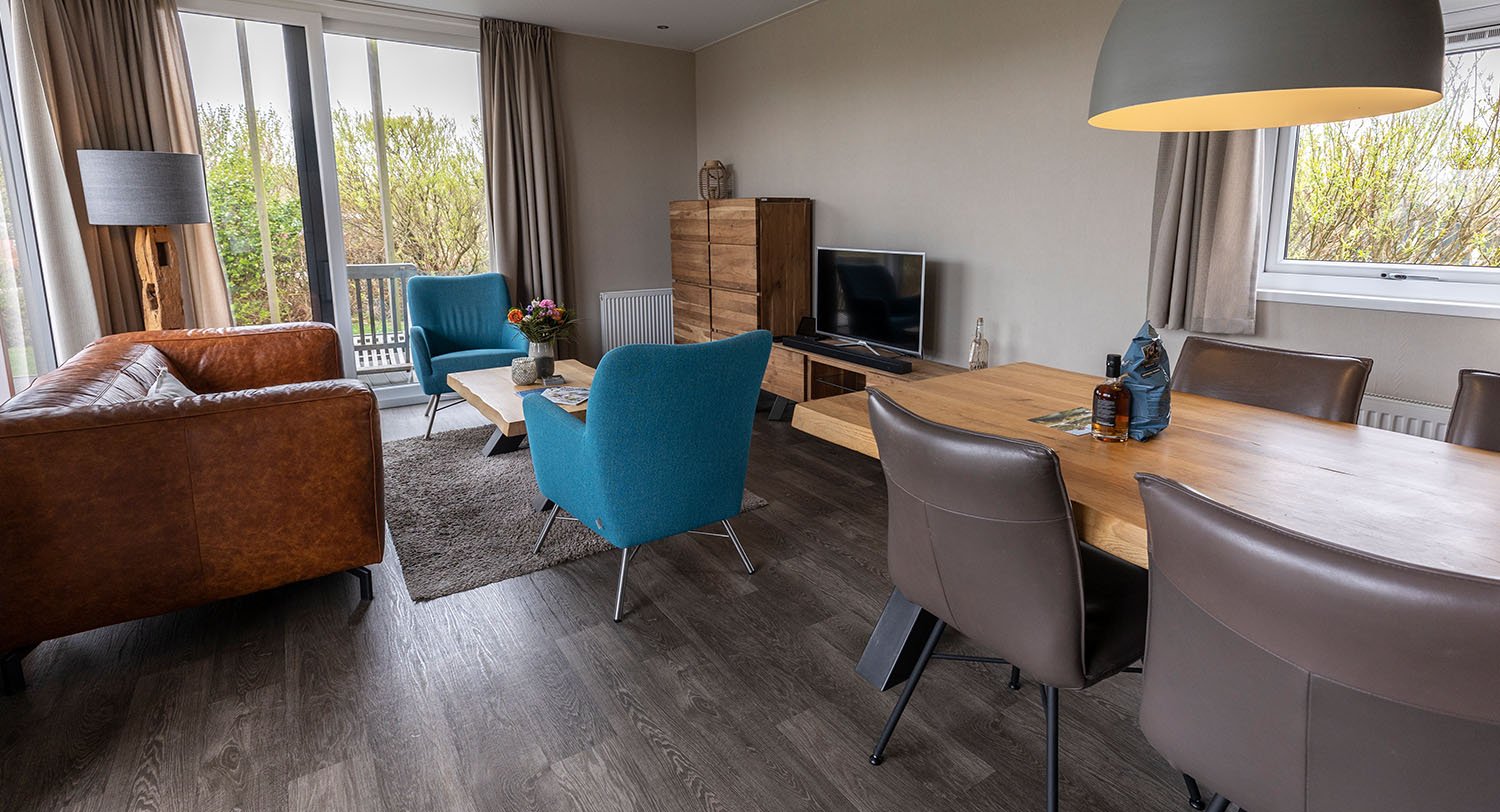 Chalet-02-woonkamer-robbenjager-texel-2024.jpg