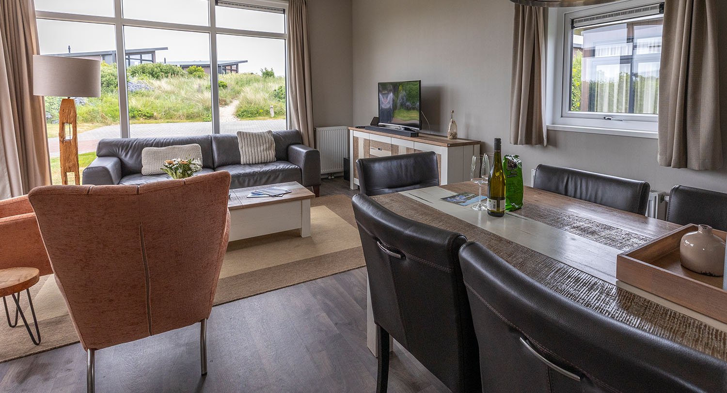 Chalet-15-woonkamer-robbenjager-texel-2024-Hersteld.jpg