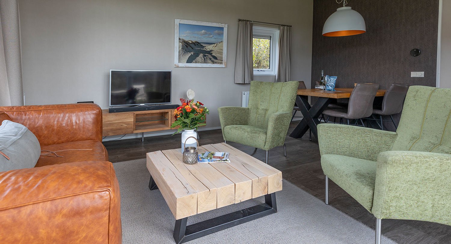 Chalet-14-woonkamer1-robbenjager-texel-2024.jpg