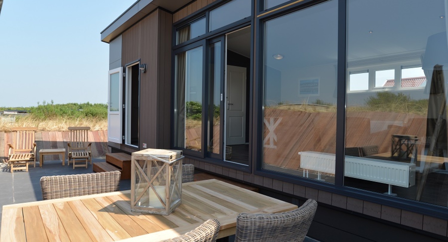 Chalet middekamer Terras 1 Robbenjager Texel VVV - kopie.jpg