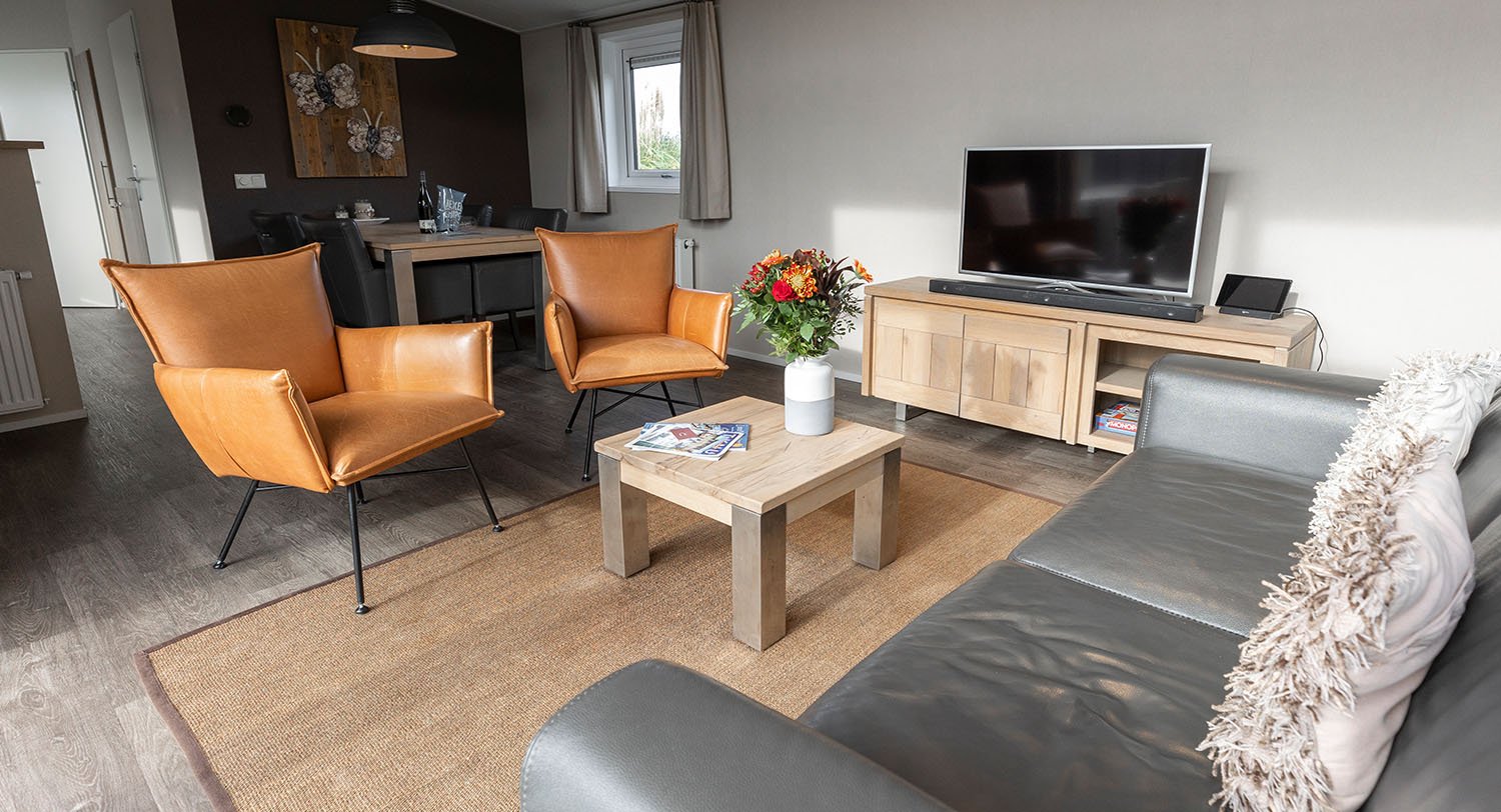 Chalet-25-woonkamer2-robbenjager-texel-2024.jpg