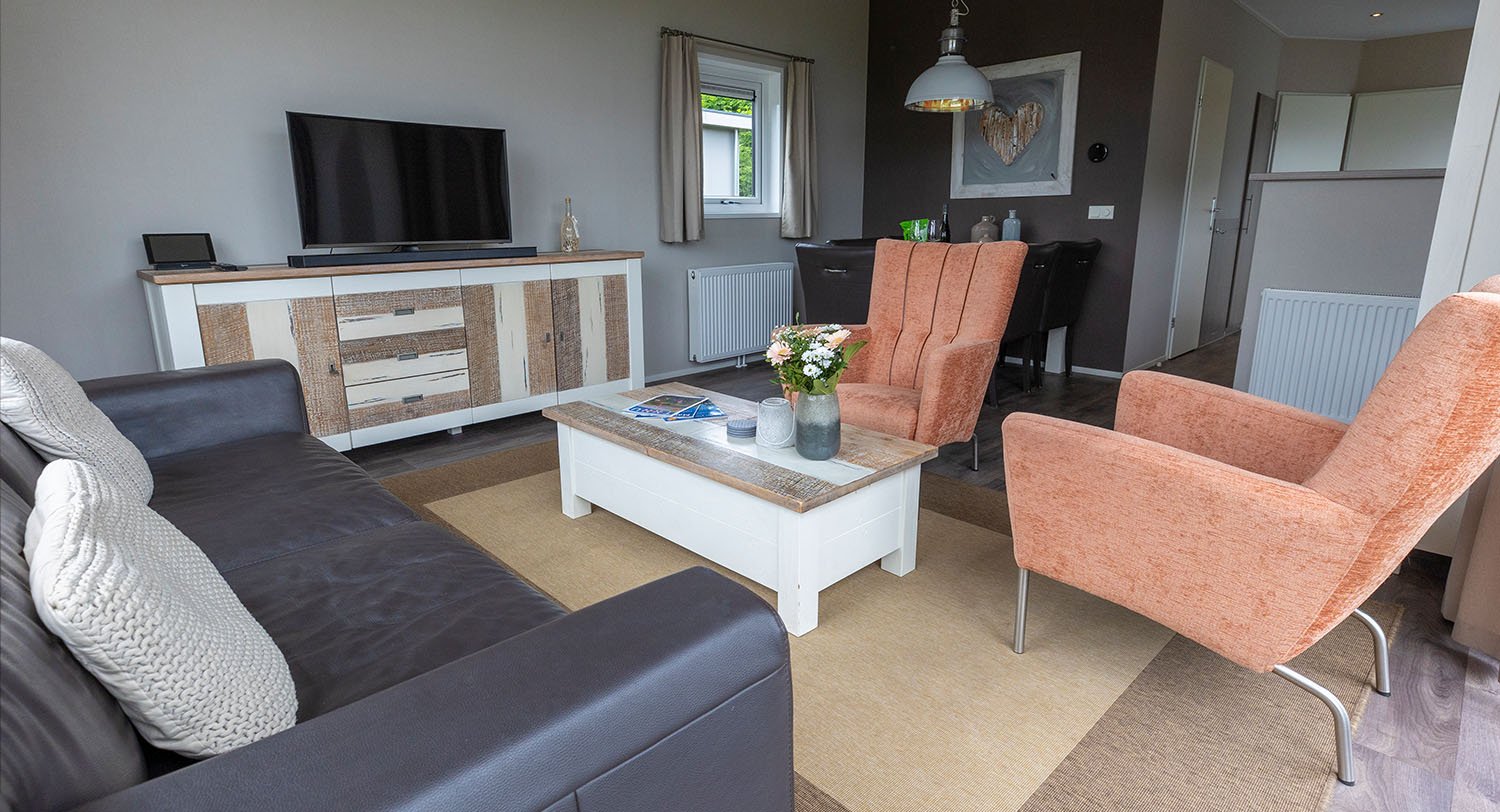 Chalet-15-woonkamer1-robbenjager-texel-2024-Hersteld.jpg