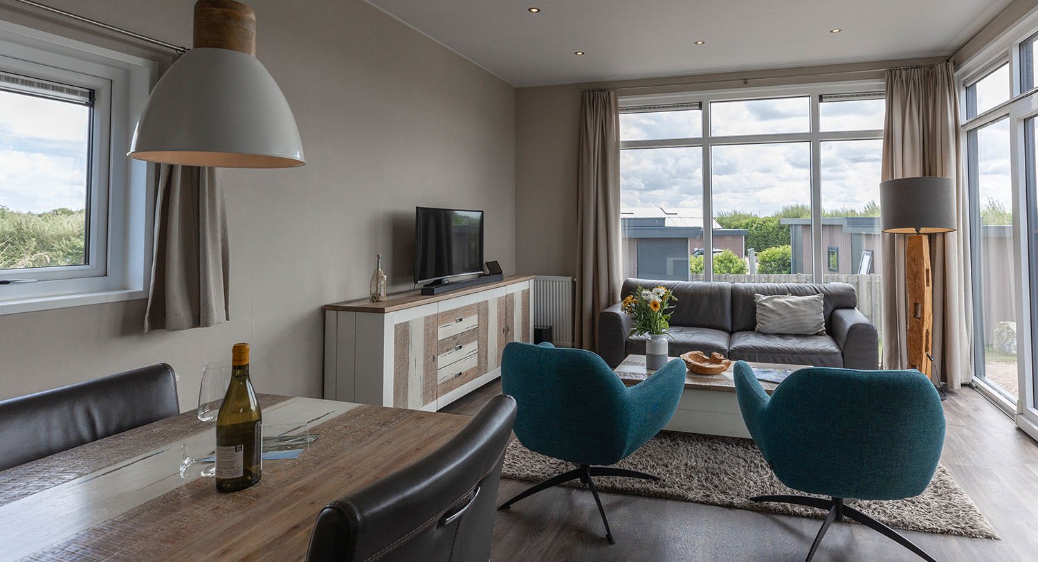 Chalet-010-woonkamer-robbenjager-texel-2024.jpg