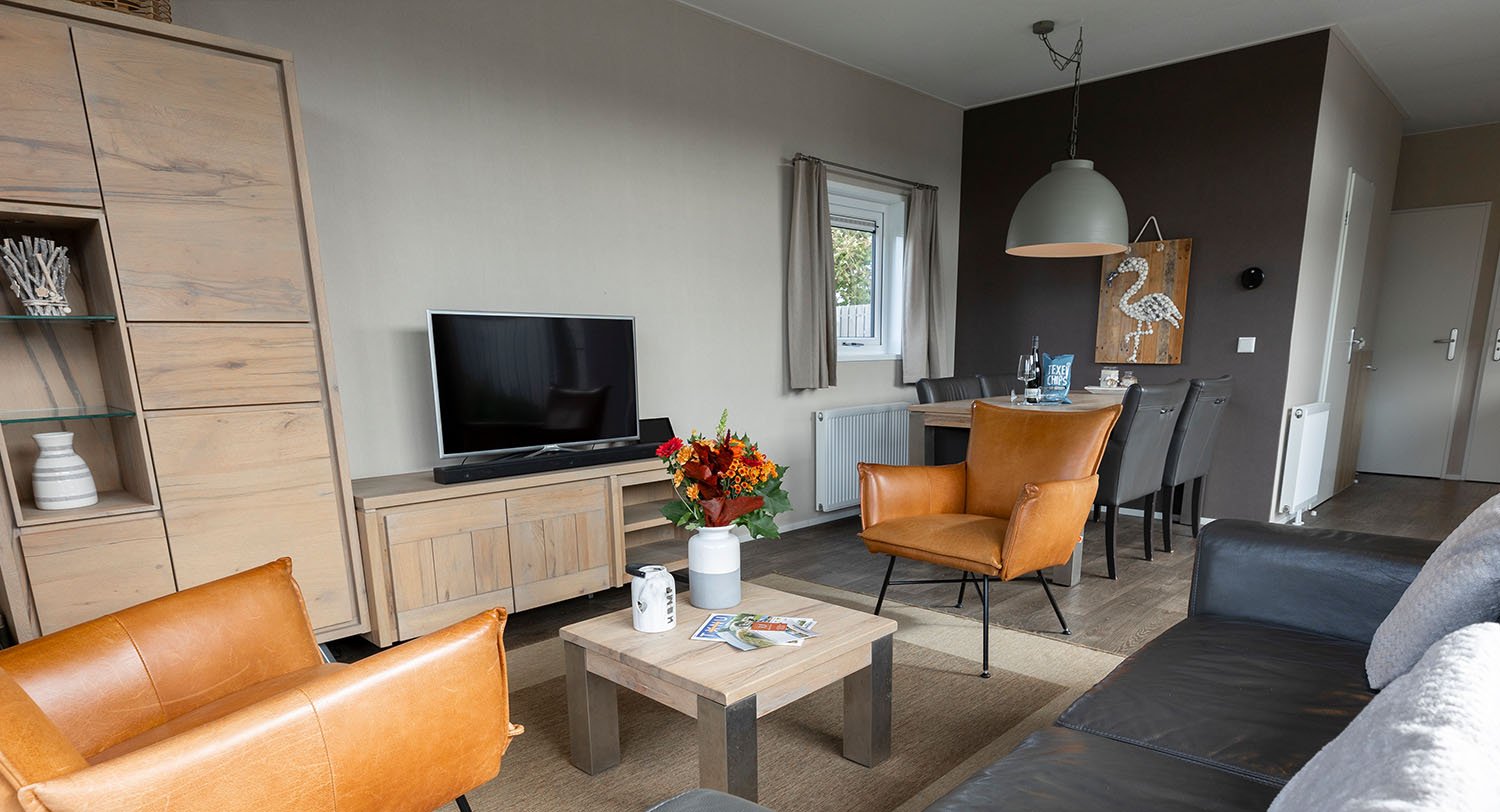 Chalet-35-woonkamer2-robbenjager-texel-2024.jpg