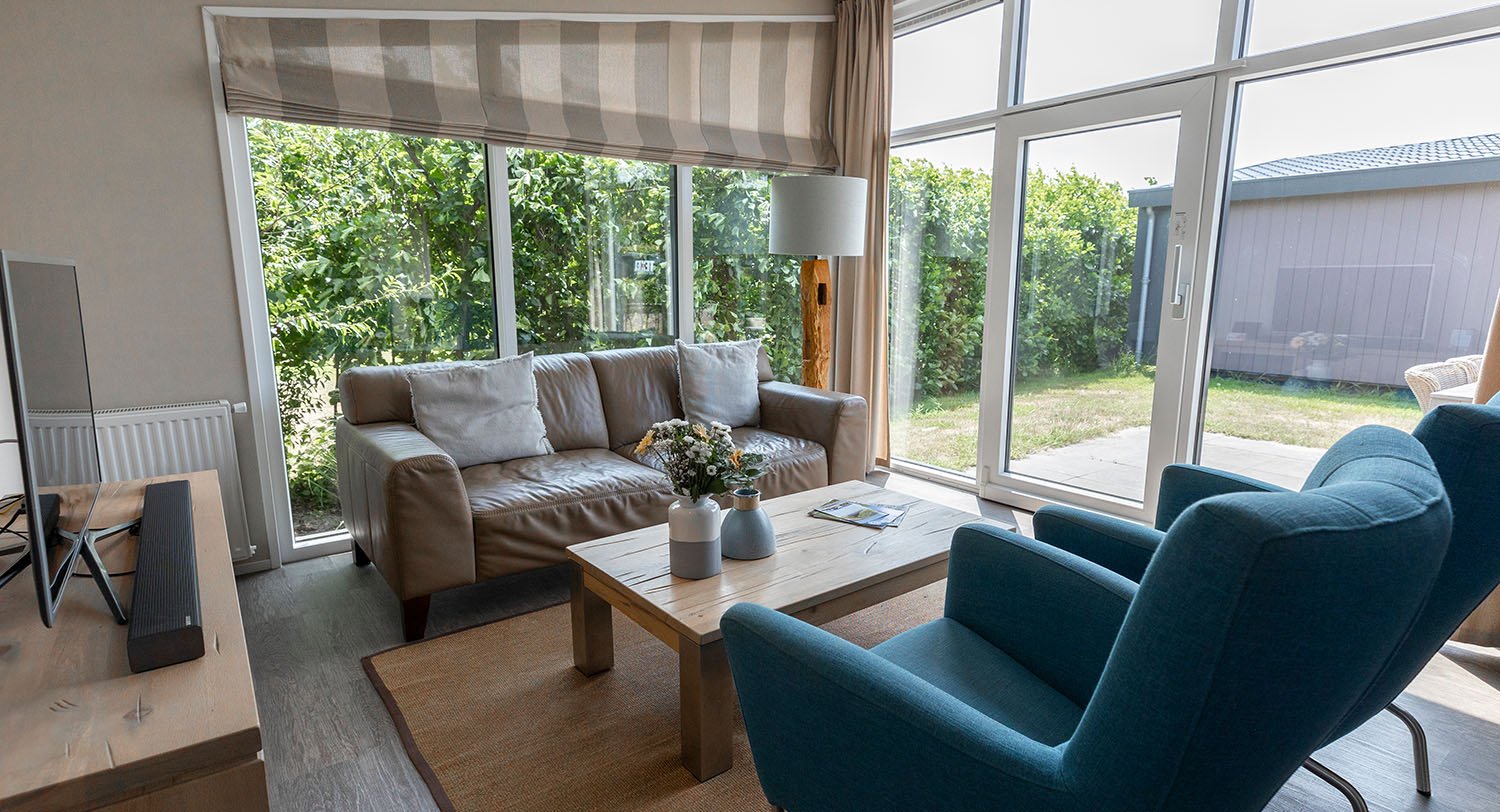 Chalet-23-woonkamer-robbenjager-texel-2024.jpg