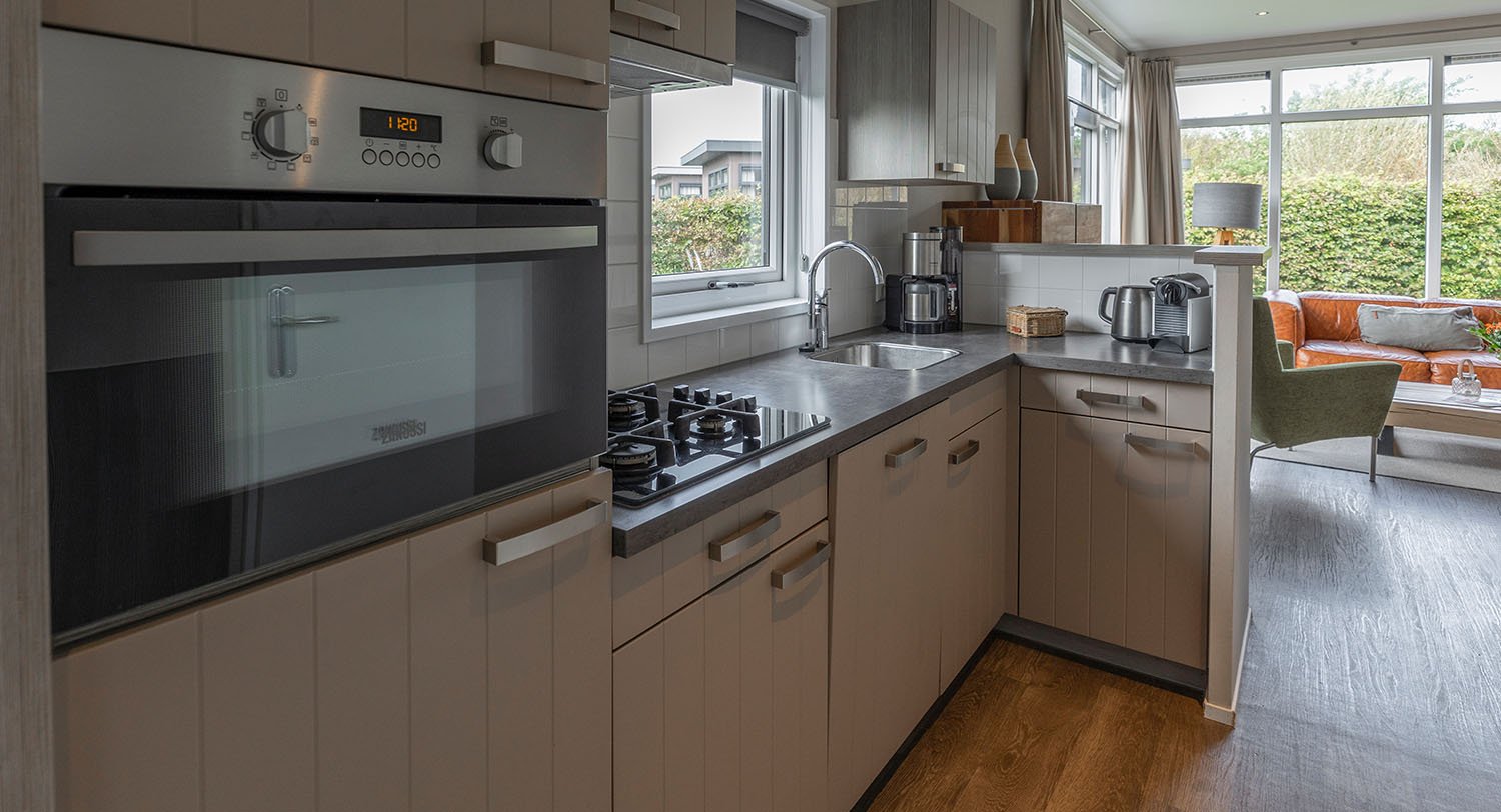 Chalet-14-keuken-robbenjager-texel-2024-Hersteld.jpg