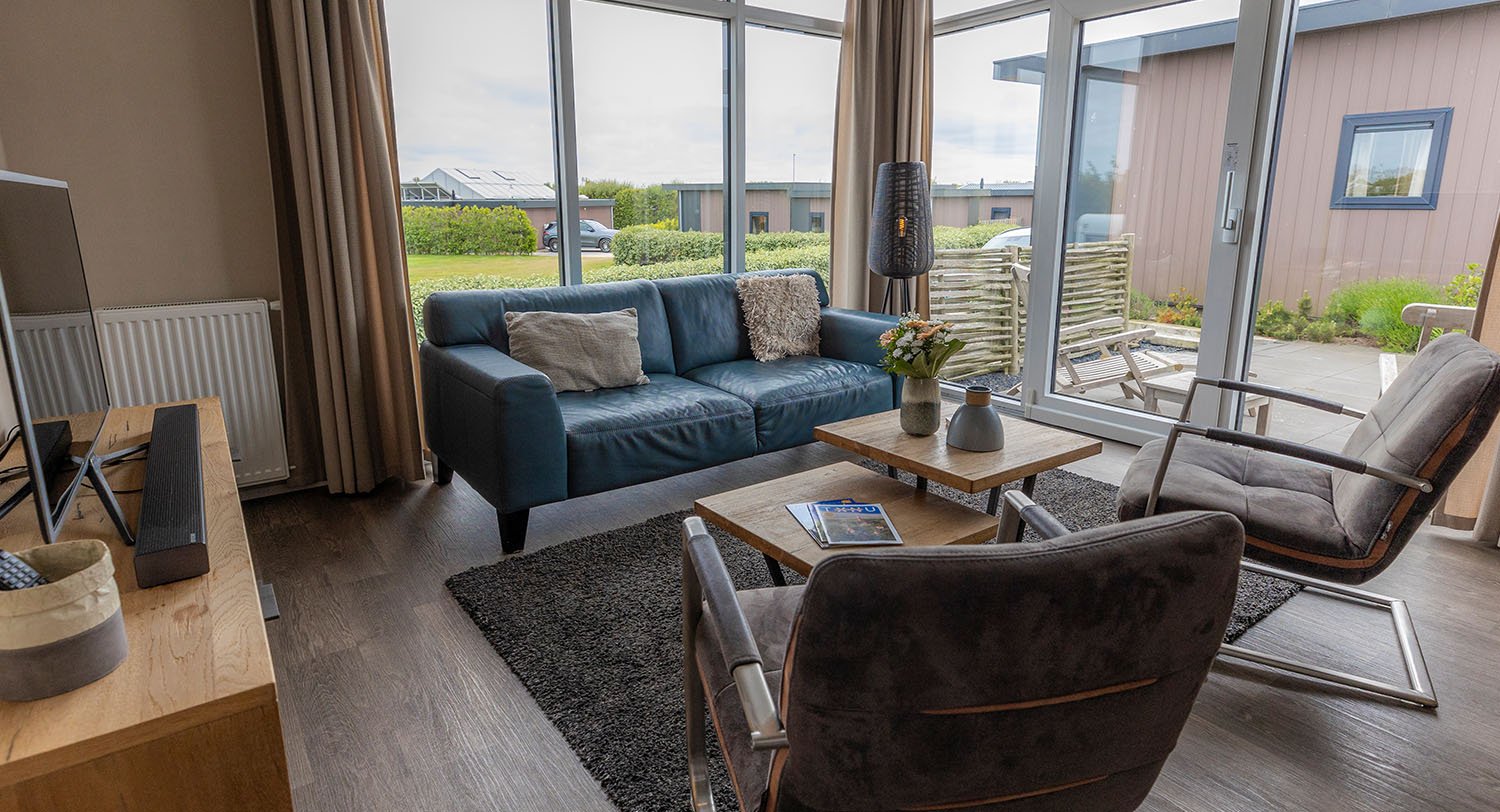 Chalet-12-woonkamer1-robbenjager-texel-2024-Hersteld.jpg