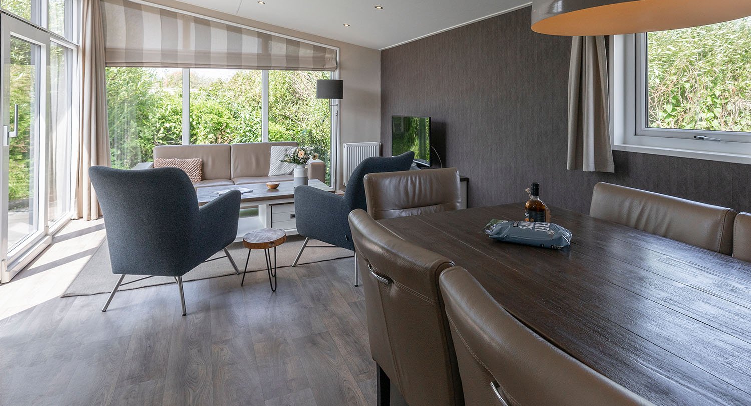 Chalet-19-woonkamer-robbenjager-texel-2024.jpg