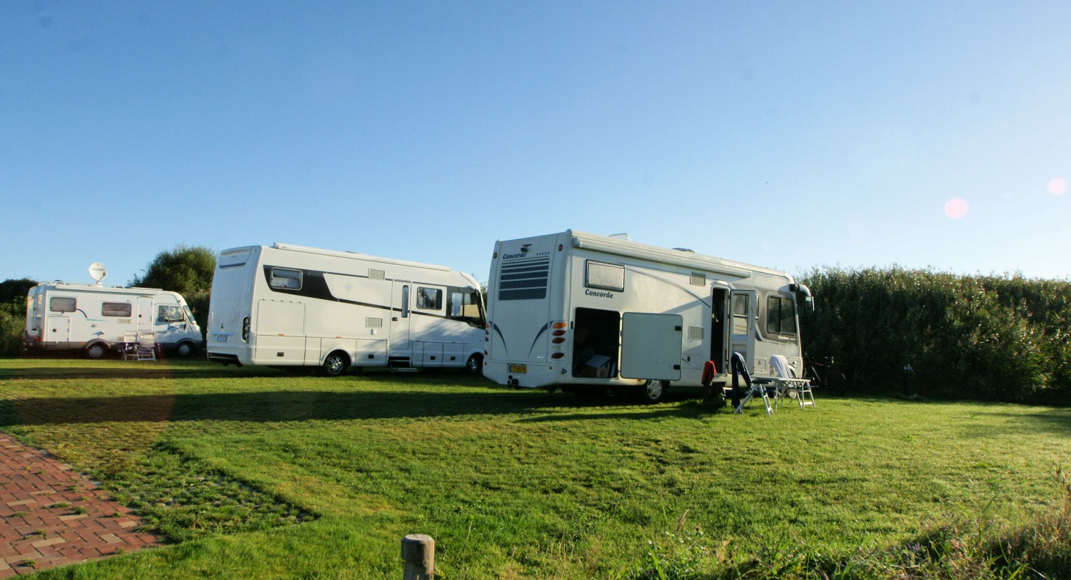 Camperplaatsen camping De Robbenjager Texel verharden plaatsen tot 15 meter 01.jpg