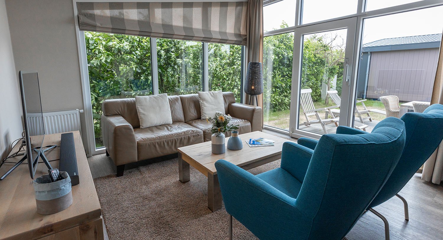 Chalet-24-woonkamer1-robbenjager-texel-2024.jpg