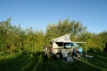 Bus Camperplaatsen op camping De Robbenjager Texel.jpg