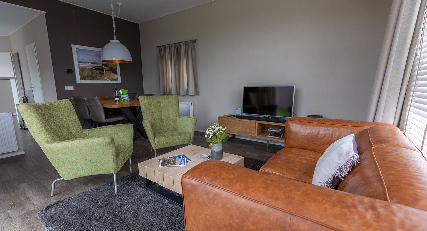 Chalet-09-woonkamer1-robbenjager-texel-2024.jpg