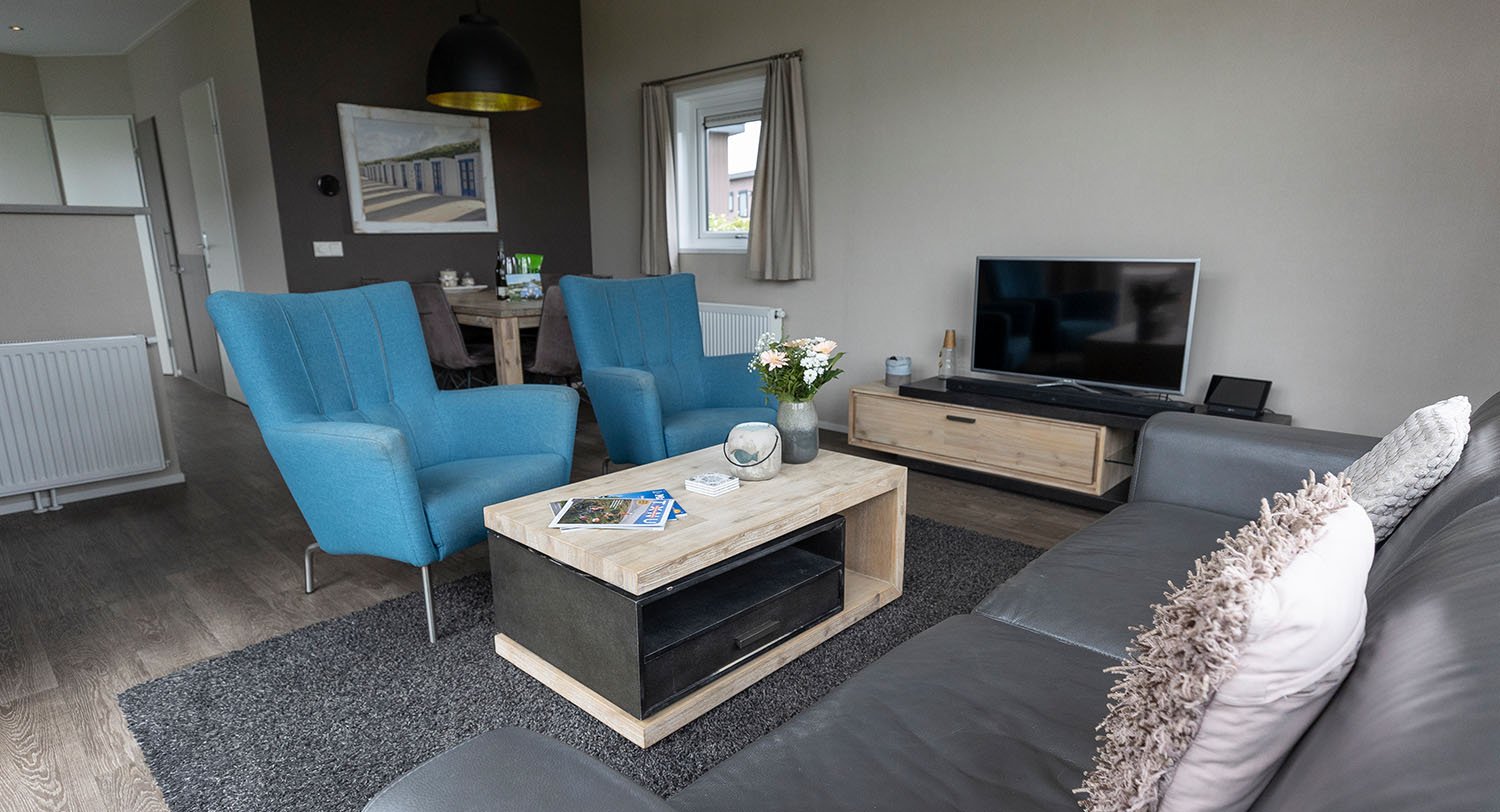 Chalet-21-woonkamer1-robbenjager-texel-2024.jpg