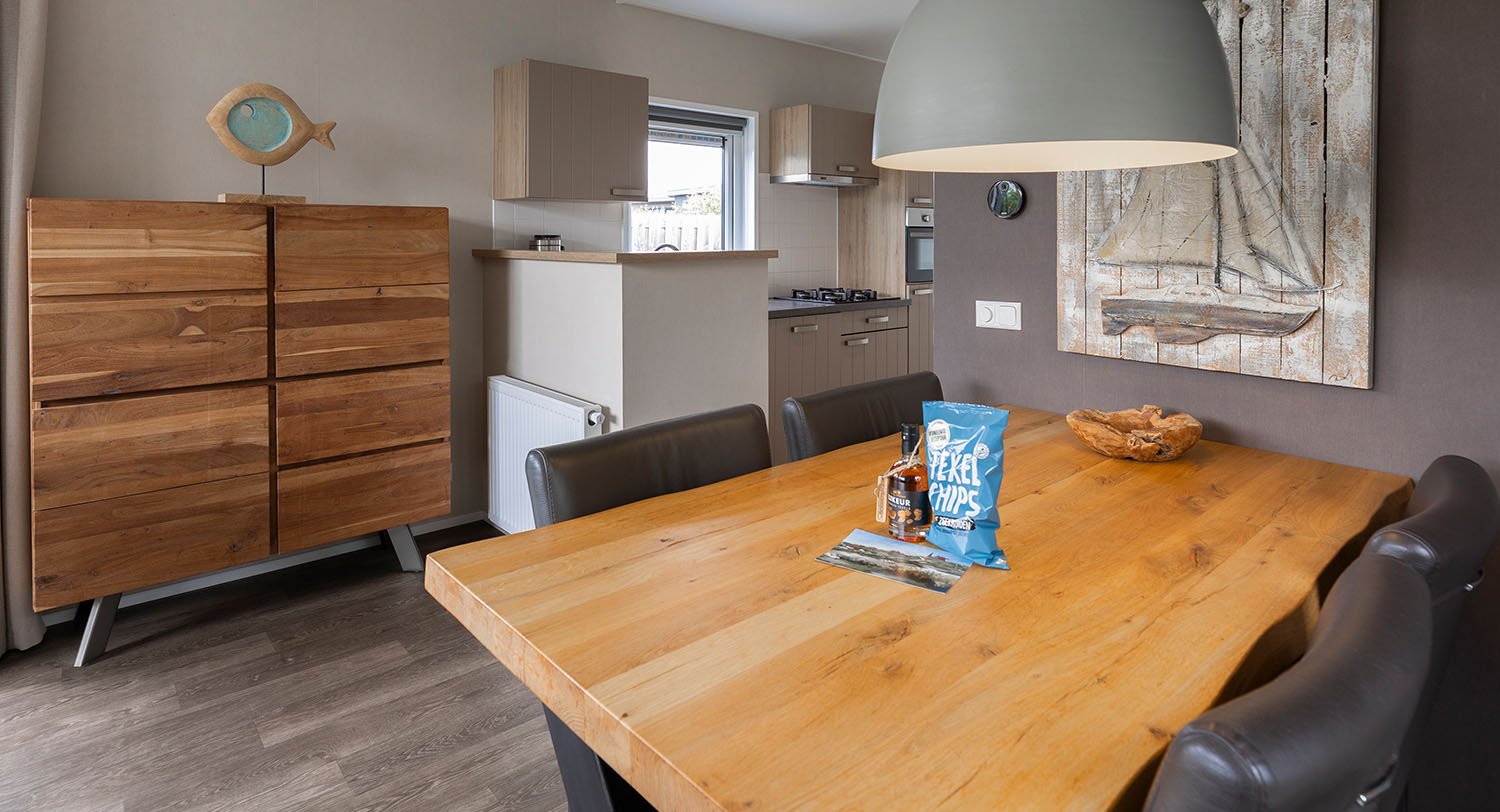 Chalet-26-eetkamer-robbenjager-texel-2024.jpg
