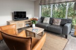 Chalet-25-woonkamer1-robbenjager-texel-2024.jpg