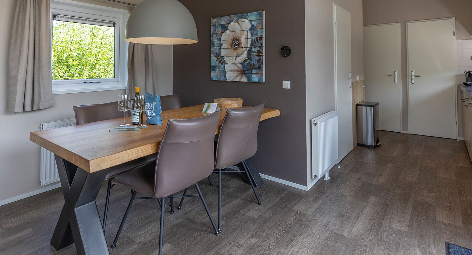 Chalet-20-eettafel-robbenjager-texel-2024.jpg
