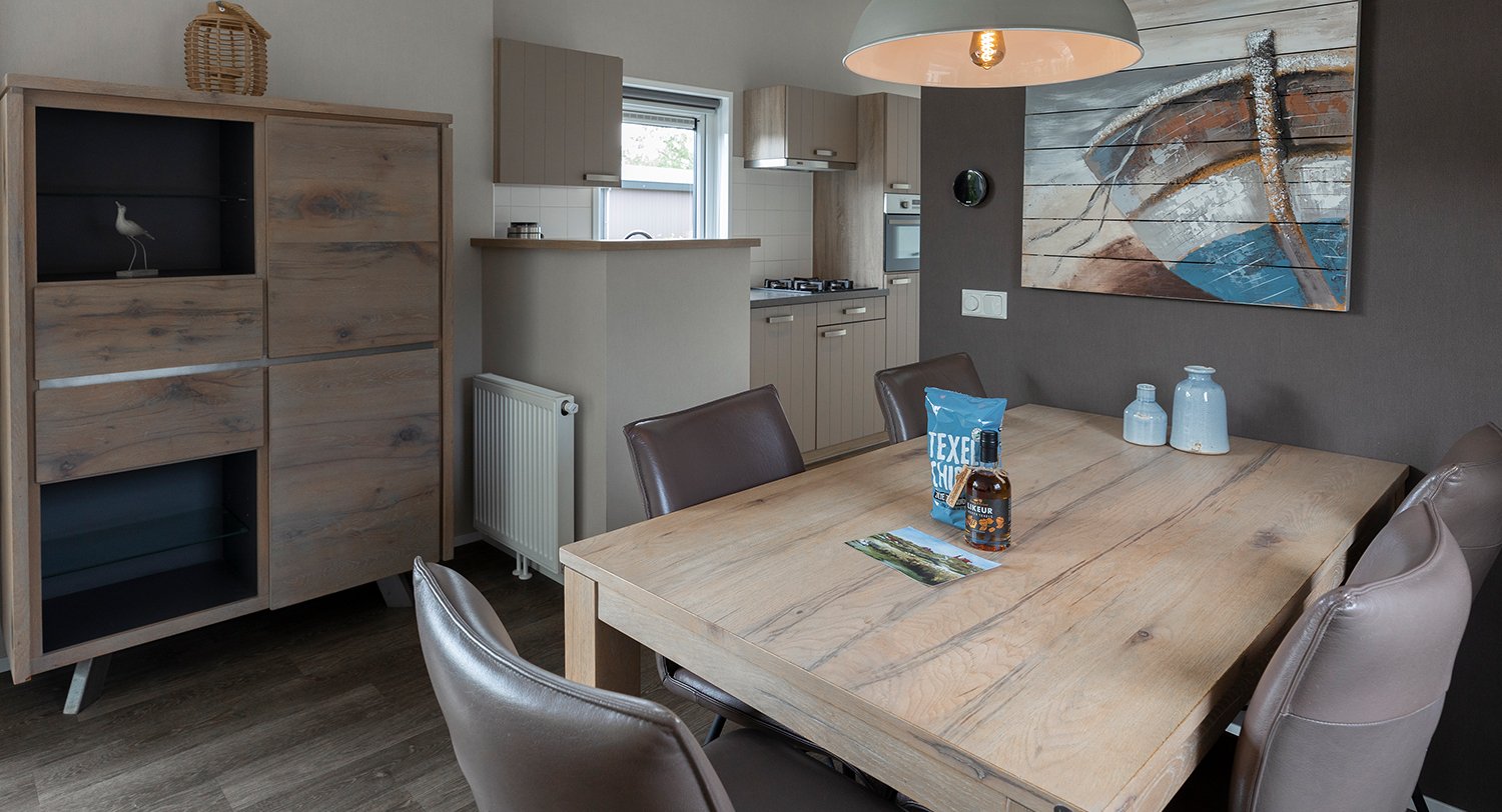 Chalet-24-eettafel-robbenjager-texel-2024.jpg