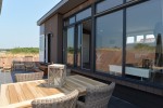 Chalet middekamer Terras 1 Robbenjager Texel VVV - kopie.jpg