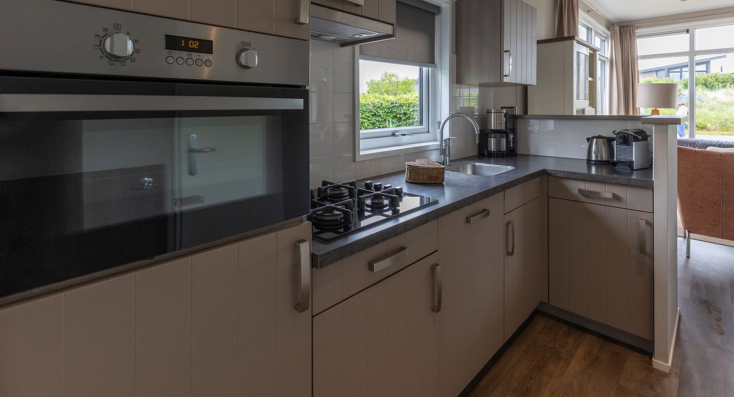 Chalet-15-keuken-robbenjager-texel-2024-Hersteld.jpg