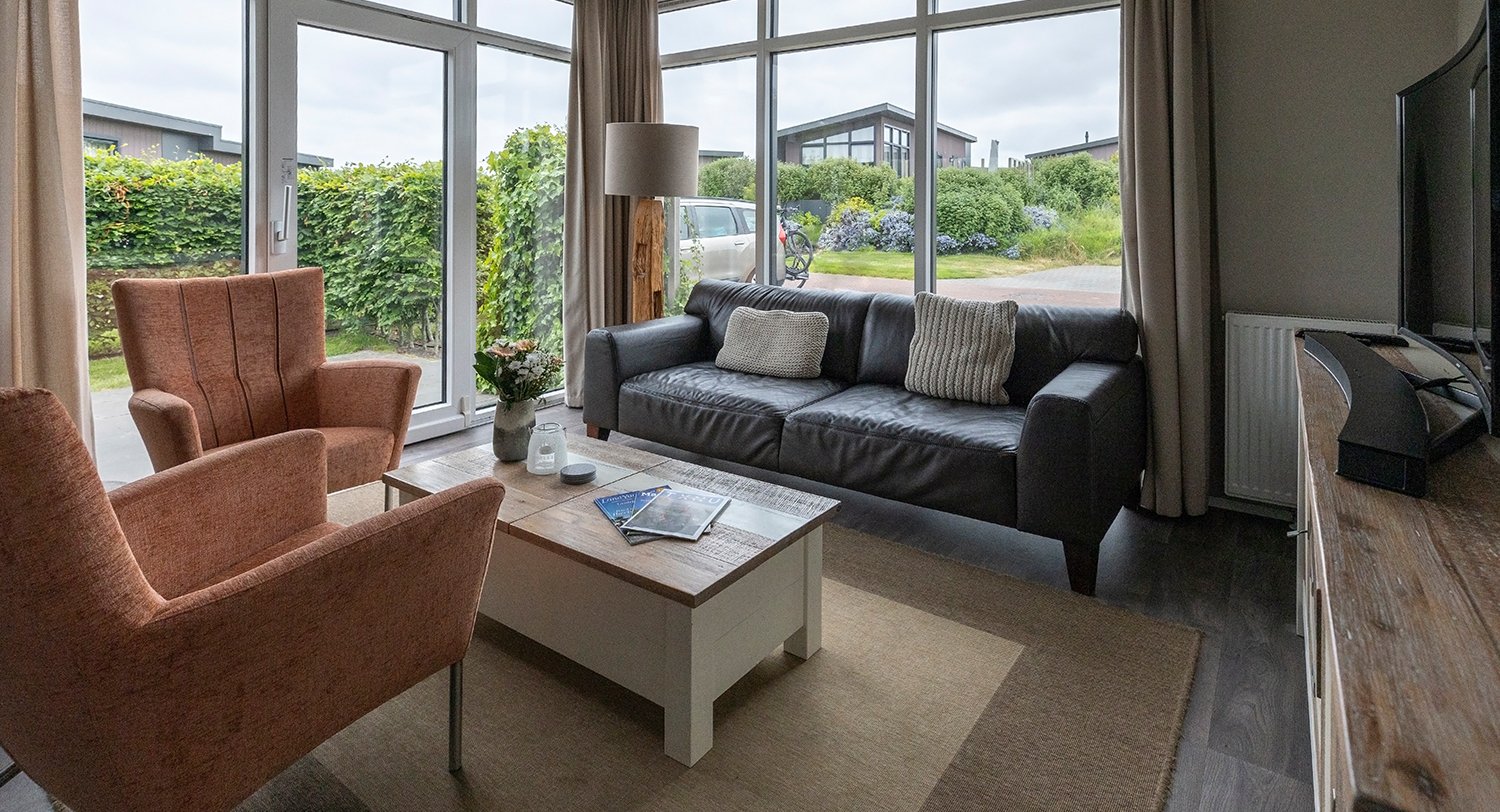 Chalet-15-woonkamer2-robbenjager-texel-2024-Hersteld.jpg