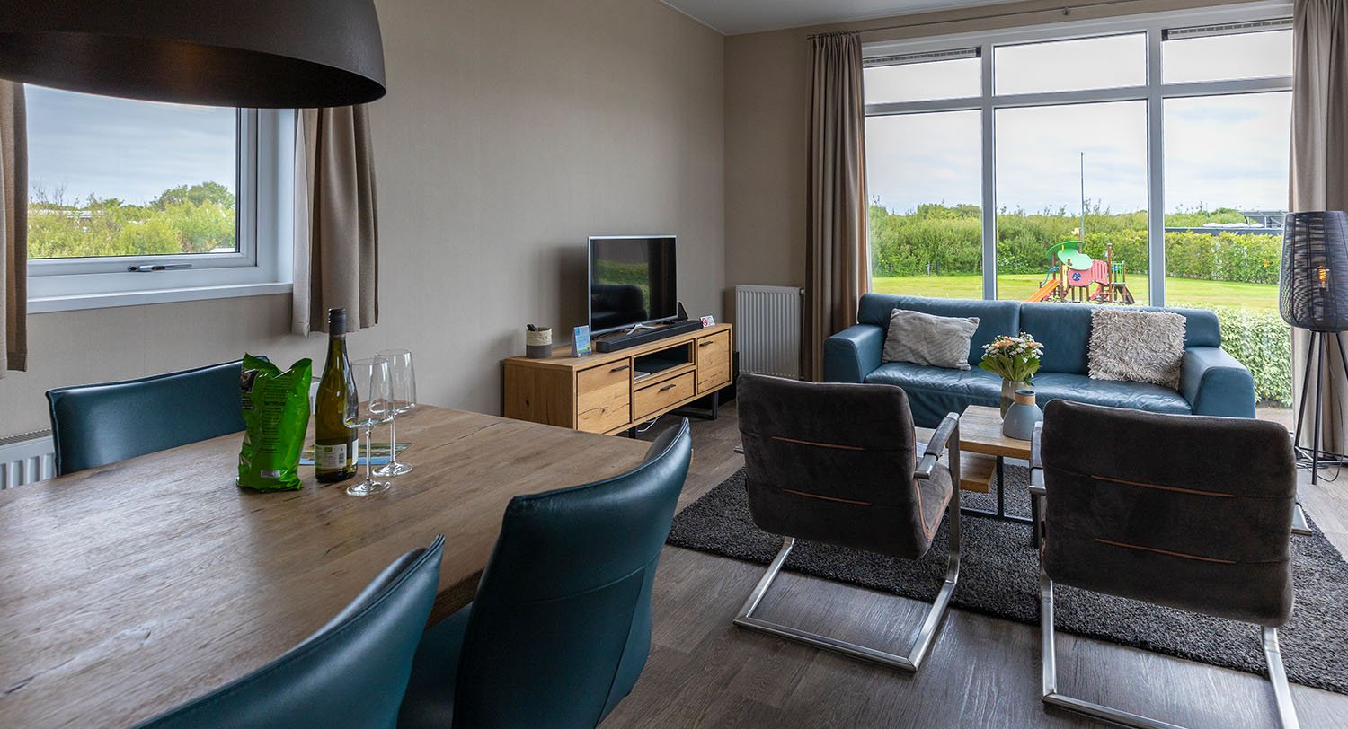 Chalet-12-woonkamer-robbenjager-texel-2024-Hersteld.jpg