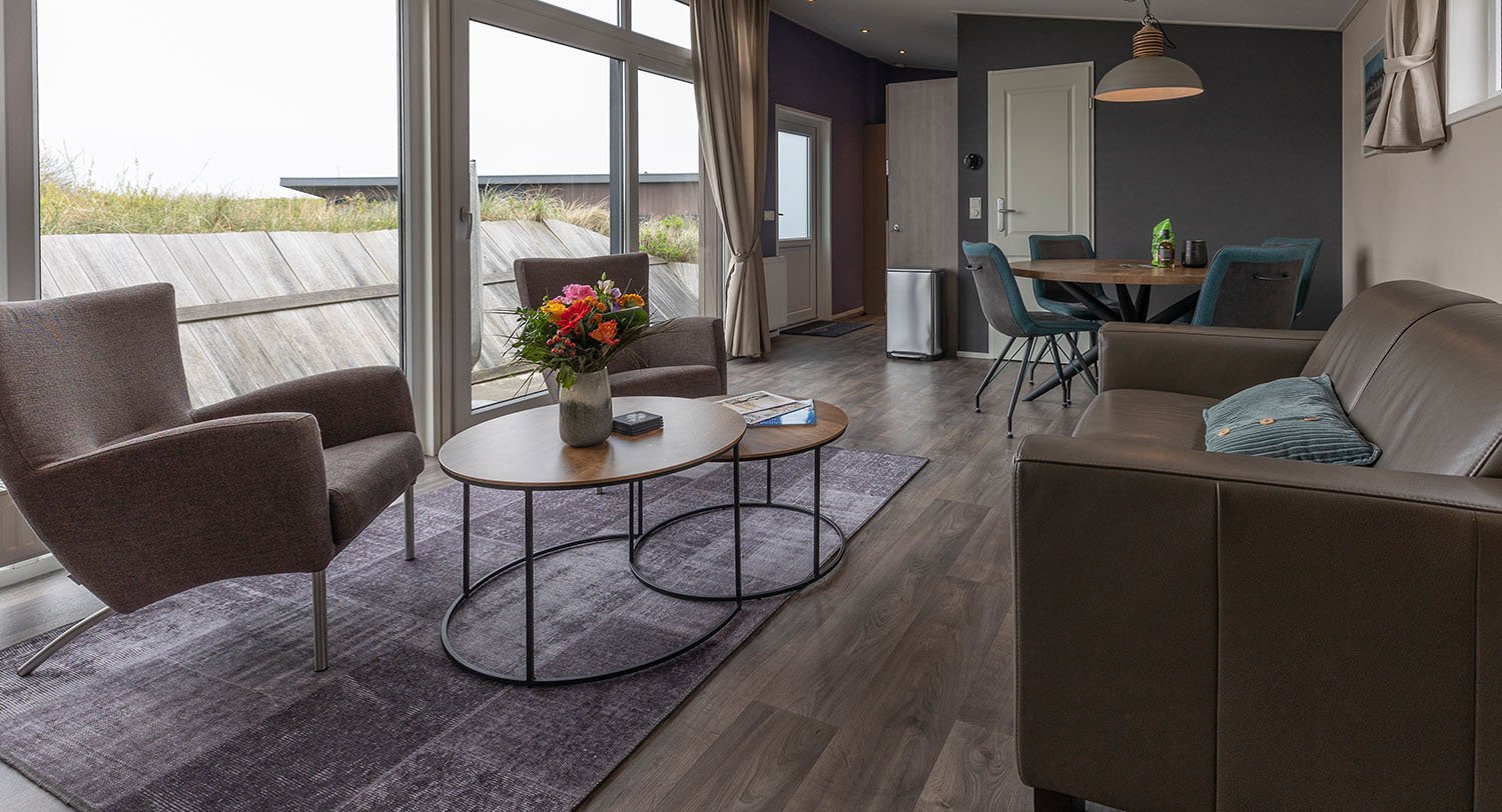 Chalet-01-woonkamer2-robbenjager-texel-2024.jpg